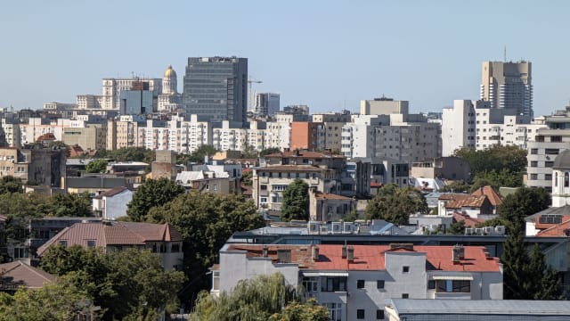 intersecție urbană cu copaci și spațiu verde, proiect de amenajare