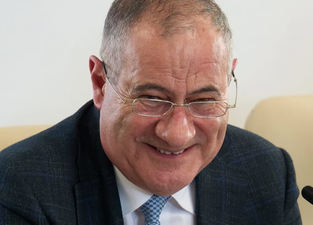 deputați în dezbatere despre candidatura lui Neacșu