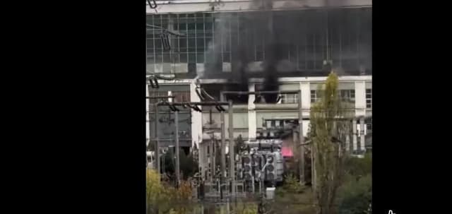 Incendiu la CET Iași, pompieri intervenind