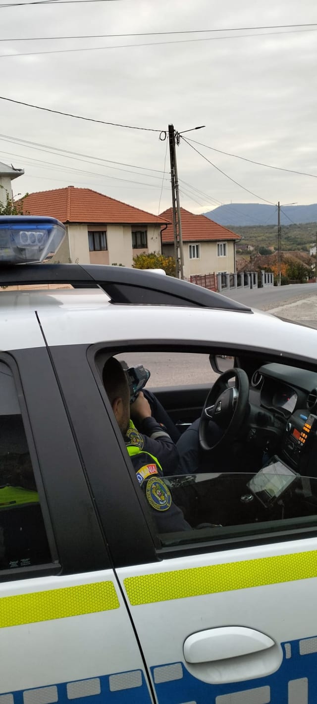 polițiști în acțiune în Sălaj, controale în trafic