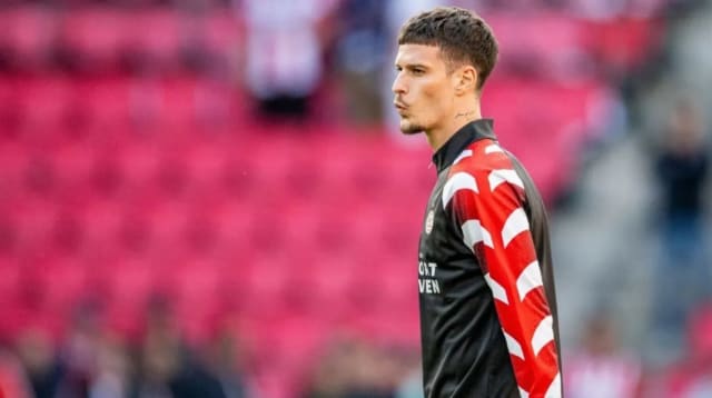 Dennis Man în tricoul PSV Eindhoven