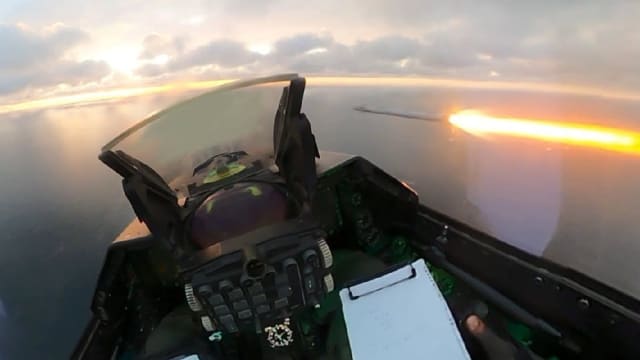 avioane F-16 doborând drone rusești Geran deasupra Mării Negre