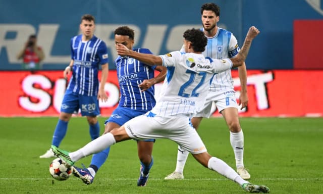 Meci de fotbal între Universitatea Craiova și Farul Constanța
