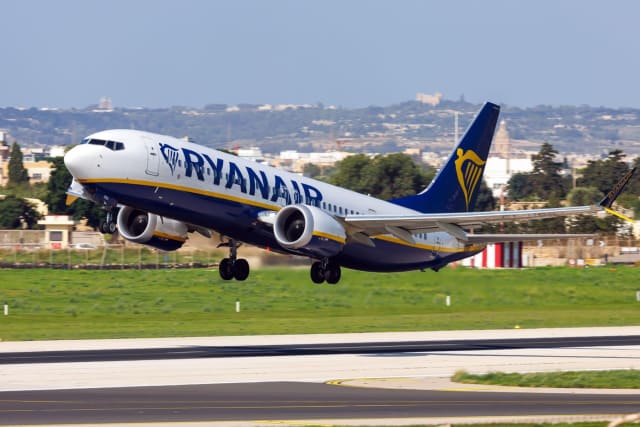 avion Boeing 737-8 MAX 200 în zbor