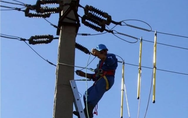 rețea electrică, muncitori, echipamente de întreținere