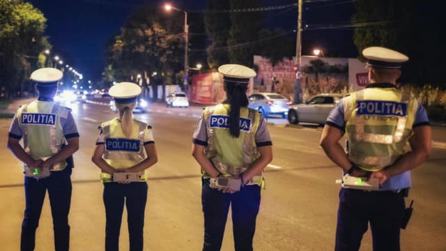 Polițiști în acțiune noaptea la Botoșani