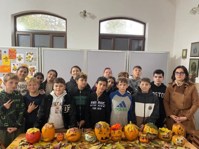 Elevii din Ștefănești, premiați prin expoziția „Arta în culorile toamnei” la Muzeul „Ștefan Luchian”
