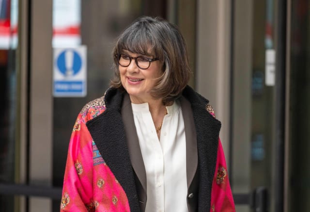 Christiane Amanpour în timpul unei emisiuni