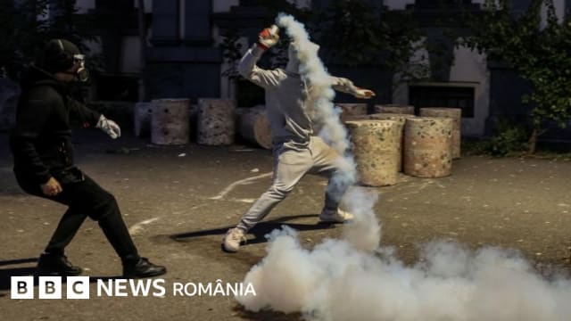 ciocniri între protestatari și poliție în Albania
