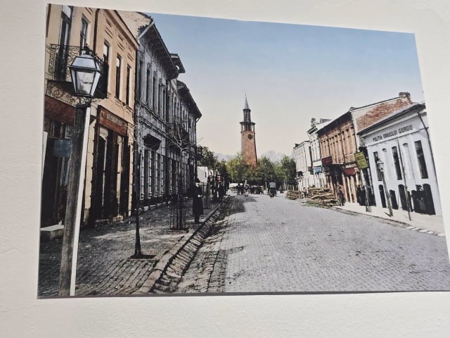 Vernisajul expoziției în muzeu, imagini vechi și aparate foto