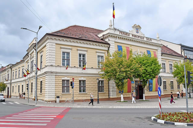 iluminat public modernizat în Zalău, stradă iluminată