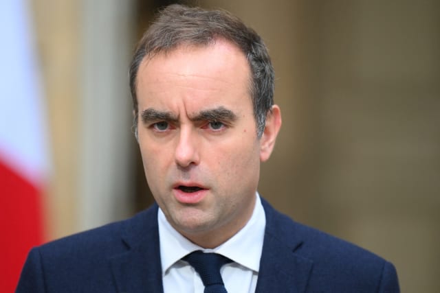 soldați militari francezi, măsuri de securitate, proteste