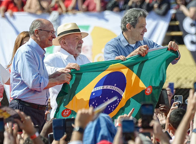 reprezentare simbolică a tensiunilor diplomatice între Brazilia și Argentina