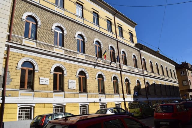 clădire monumentală a Colegiului Național George Barițiu din Cluj