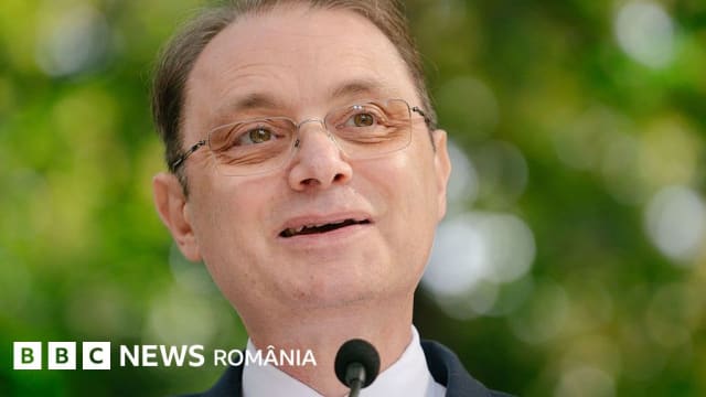 Luca Niculescu în fața Parlamentului în timpul votului de învestitură