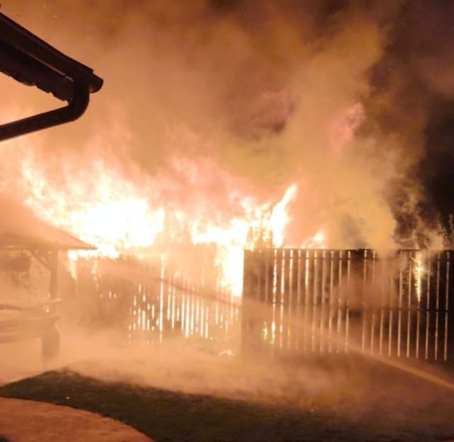 intervenție pompieri la incendiu gospodărie Mădăras