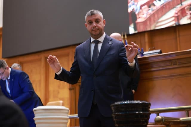 deputat PSD în Parlament în timpul votului