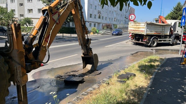 reparații rețea apă, muncitori în acțiune, 22 octombrie 2026