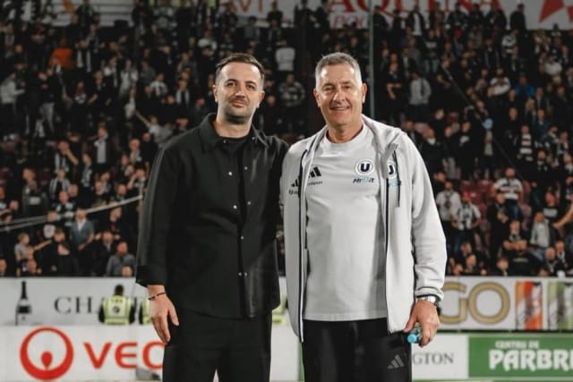 Cristiano Bergodi în timpul unei conferințe de presă