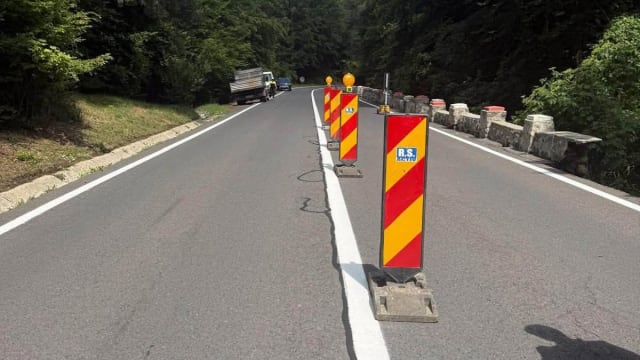 drum de concurs în Poiana Brașov, mașini de curse, traseu rutier temporar