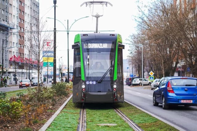 autobuze electrice și tramvaie moderne în Reșița