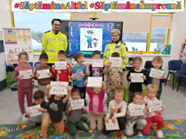 copii în activitate educativă cu polițiști locali