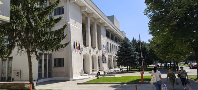 spectacol muzical în centru cultural vaslui