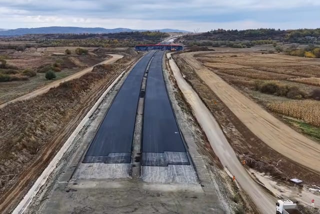 autostrada Sibiu-Făgăraș în construcție