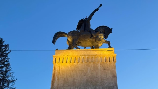 Statuia ecvestră a lui Ștefan cel Mare în Suceava