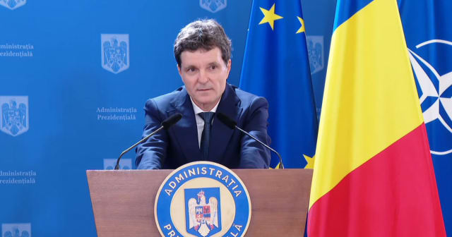 Nicuşor Dan și Luca Niculescu la forum