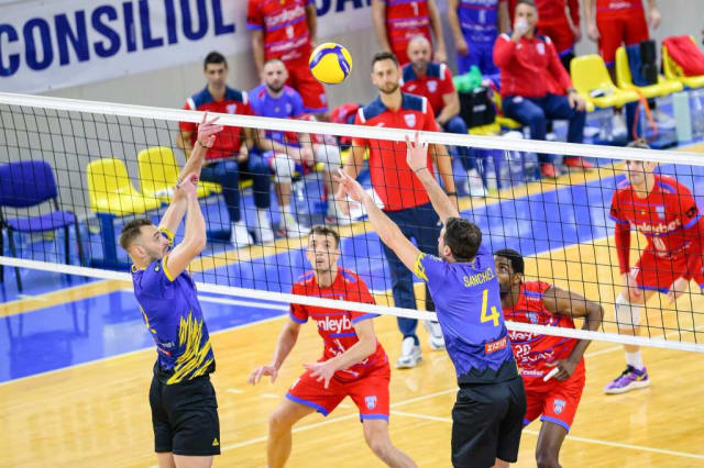 Meci de volei între Corona Brașov și Steaua București