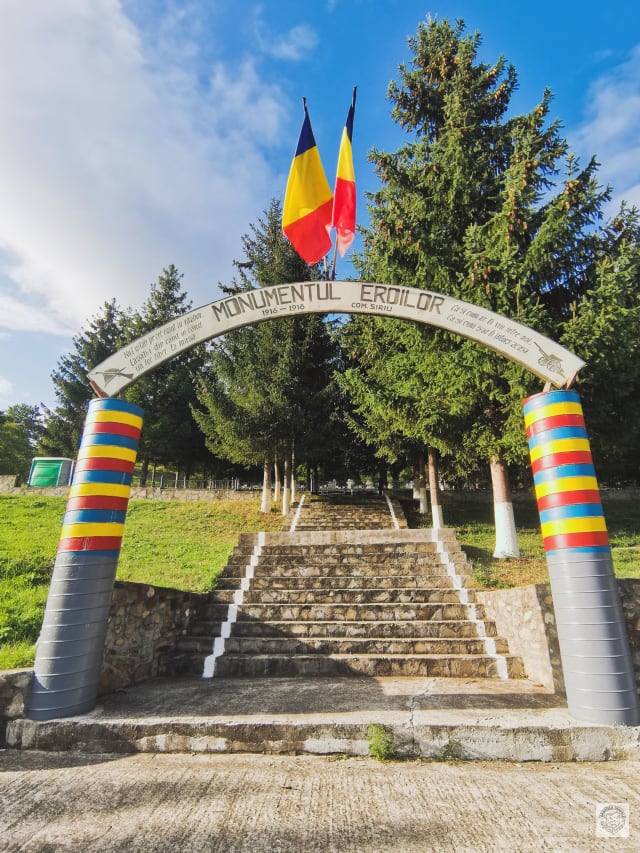 Ceremonie de Ziua Armatei la Cimitirul Eroilor din Siriu