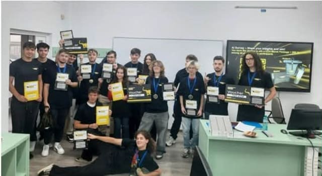 Elevi premiați la competiția de programare
