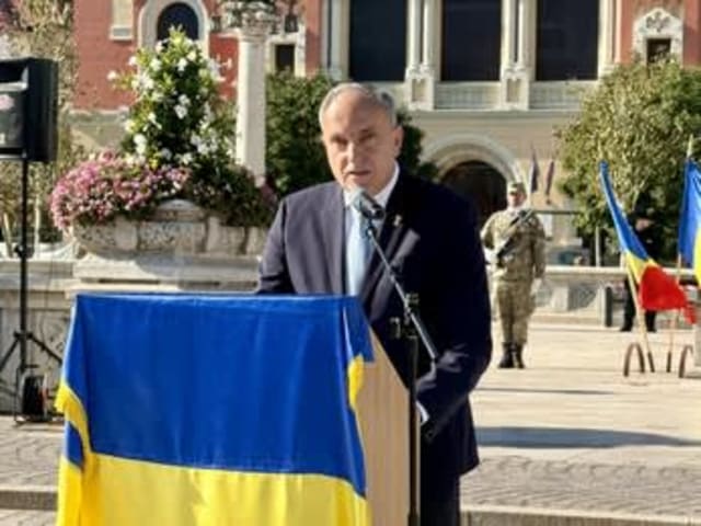 Prefectul județului Bihor la festivitățile Zilei Armatei României