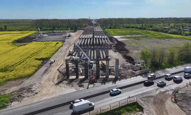 Autostrada A0 în construcție, peisaj urban