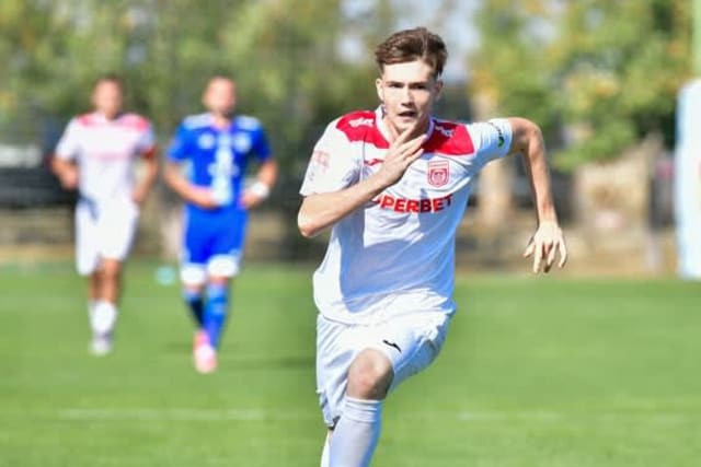 Ștefan Dumitrache în acțiune pe terenul de fotbal