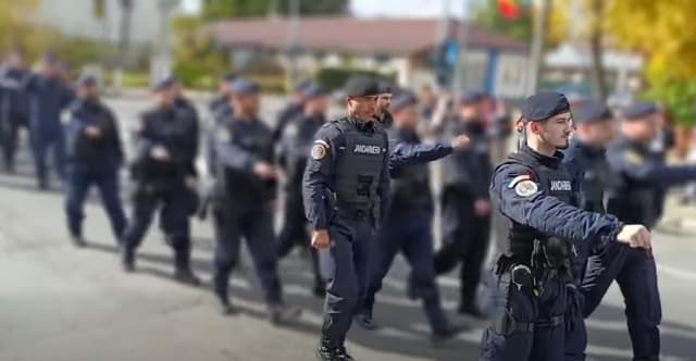 Parada de Ziua Armatei la Călărași, jandarmi în defilare
