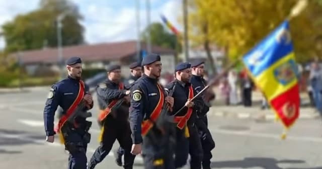 Parada de Ziua Armatei în Călărași, jandarmi și fanfară
