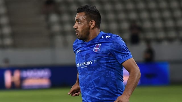 Bănel Nicoliță în acțiune pe terenul de fotbal