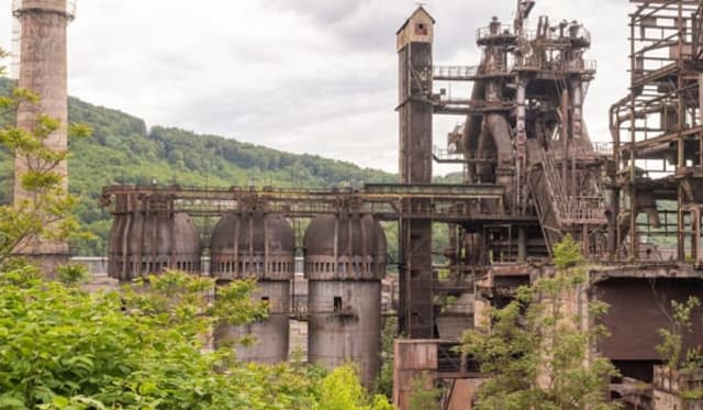 Furnal nr. 2 și Fabrica de Locomotive din Reșița