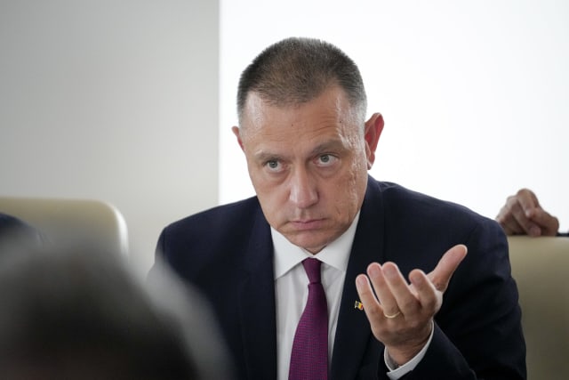 Mihai Fifor discutând despre reforma administrativ-teritorială
