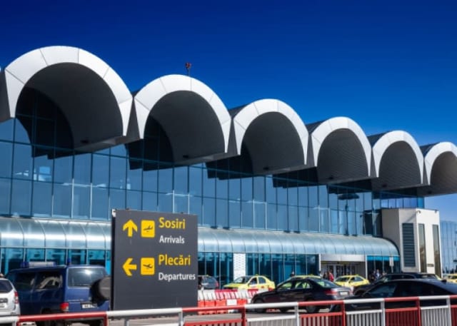 Incendiu la Aeroportul Otopeni, intervenție pompieri