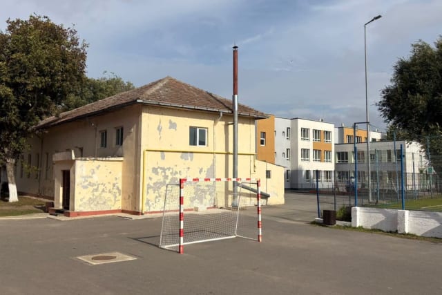Școală și grădiniță în Fetești