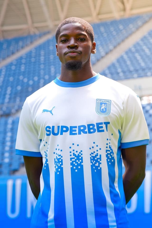 Steven Nsimba în acțiune pe teren