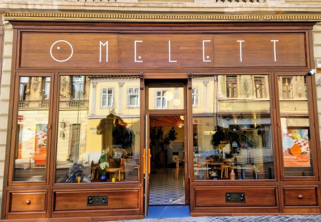 Omelett Brașov, restaurant în clădire istorică