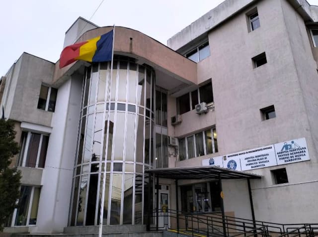 persoane în căutarea unui loc de muncă