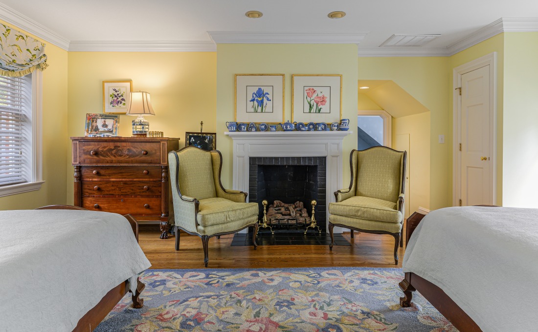 The Yellow suite