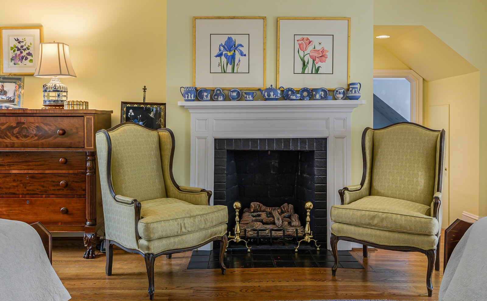The Yellow suite, its hearth and morning light