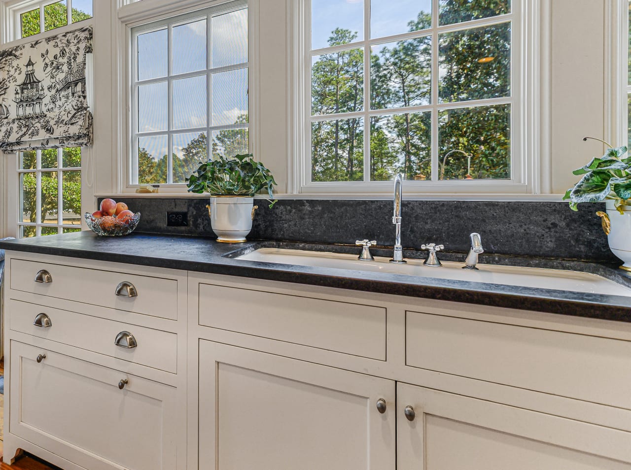Kitchen wall of windows