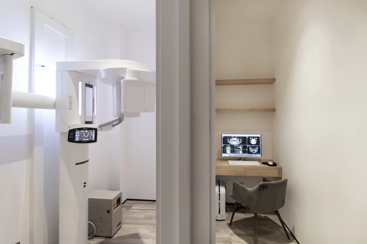 Sandoval Dental Care — escenario de iluminación artificial neutral
